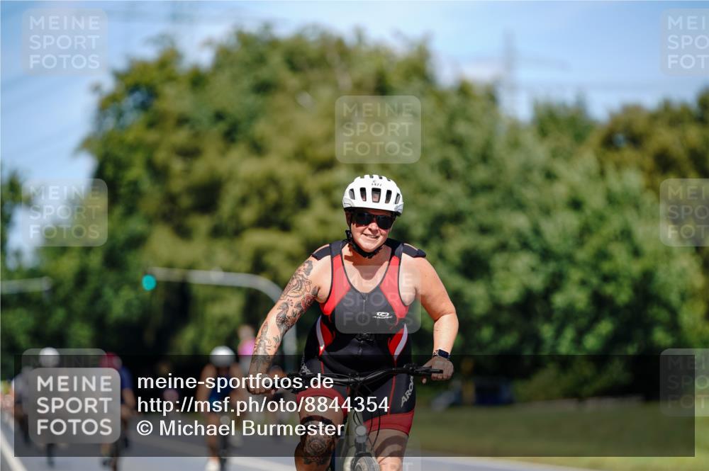 07.09.2025 - 19. Norderstedt Triathlon Michael Burmester http://msf.ph/oto/8844354 07.09.2025 13:07:00 Radfahren 1477 meine-sportfotos.de