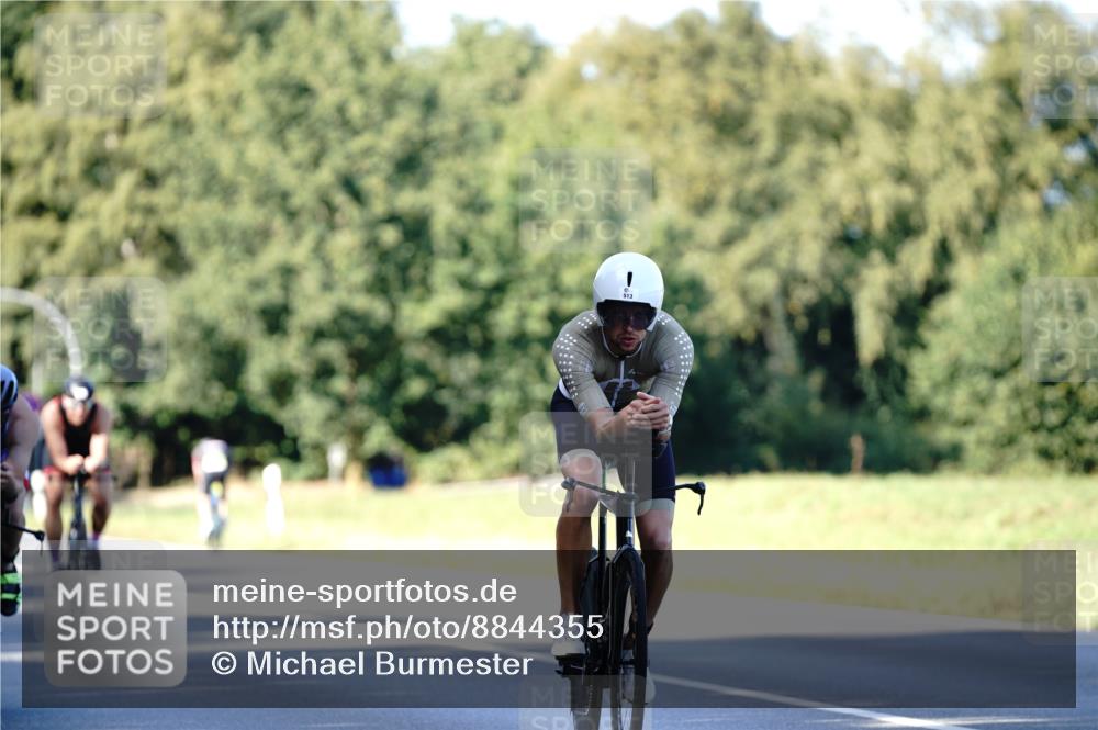07.09.2025 - 19. Norderstedt Triathlon Michael Burmester http://msf.ph/oto/8844355 07.09.2025 15:59:53 Radfahren 506, 513, 541, 1405, 1473, 1544, 1552, 1568, 1572, 1594 meine-sportfotos.de