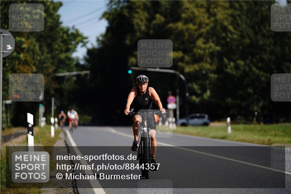 07.09.2025 - 19. Norderstedt Triathlon Michael Burmester http://msf.ph/oto/8844357 07.09.2025 10:29:17 Radfahren 1114 meine-sportfotos.de