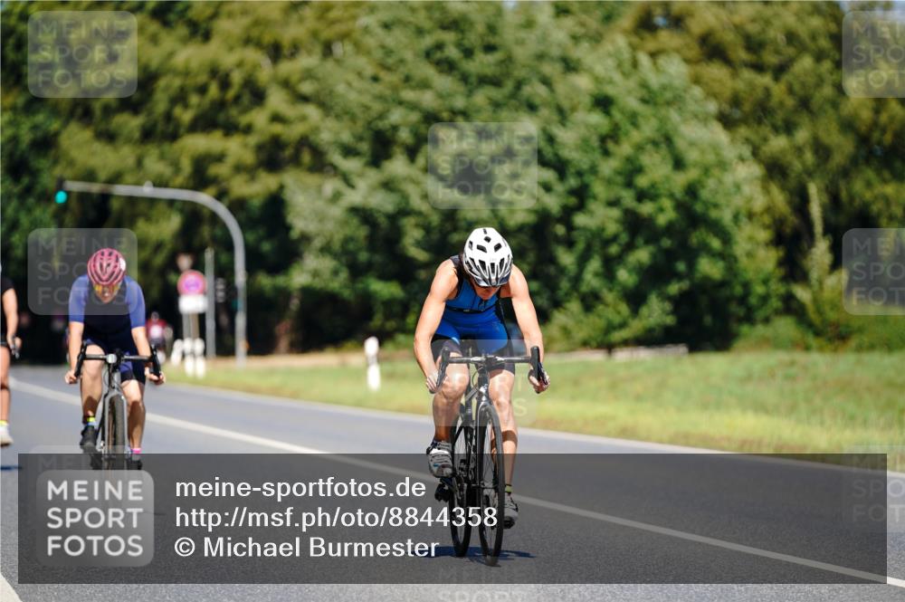 07.09.2025 - 19. Norderstedt Triathlon Michael Burmester http://msf.ph/oto/8844358 07.09.2025 13:07:03 Radfahren 270, 1292, 1477 meine-sportfotos.de