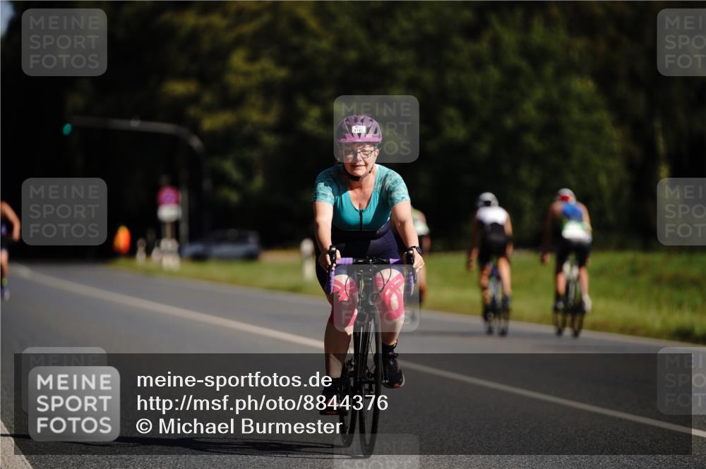 07.09.2025 - 19. Norderstedt Triathlon Michael Burmester http://msf.ph/oto/8844376 07.09.2025 10:29:35 Radfahren 1126, 1143 meine-sportfotos.de