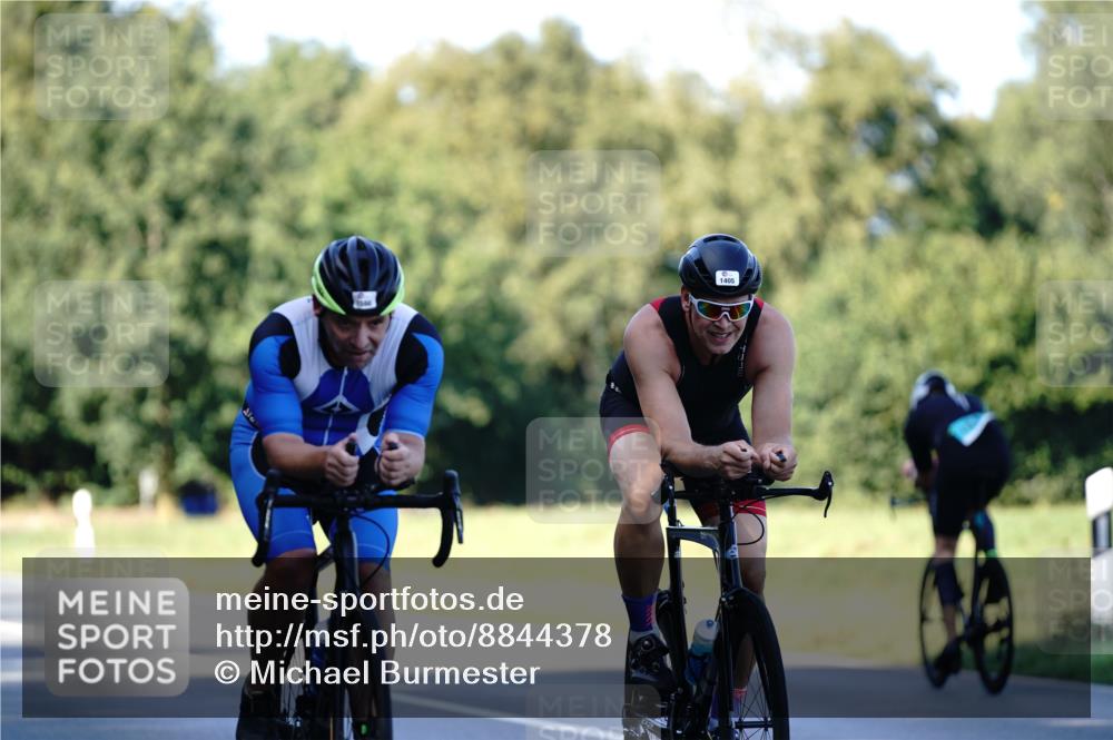 07.09.2025 - 19. Norderstedt Triathlon Michael Burmester http://msf.ph/oto/8844378 07.09.2025 15:59:56 Radfahren 506, 513, 541, 1405, 1473, 1544, 1568, 1594 meine-sportfotos.de
