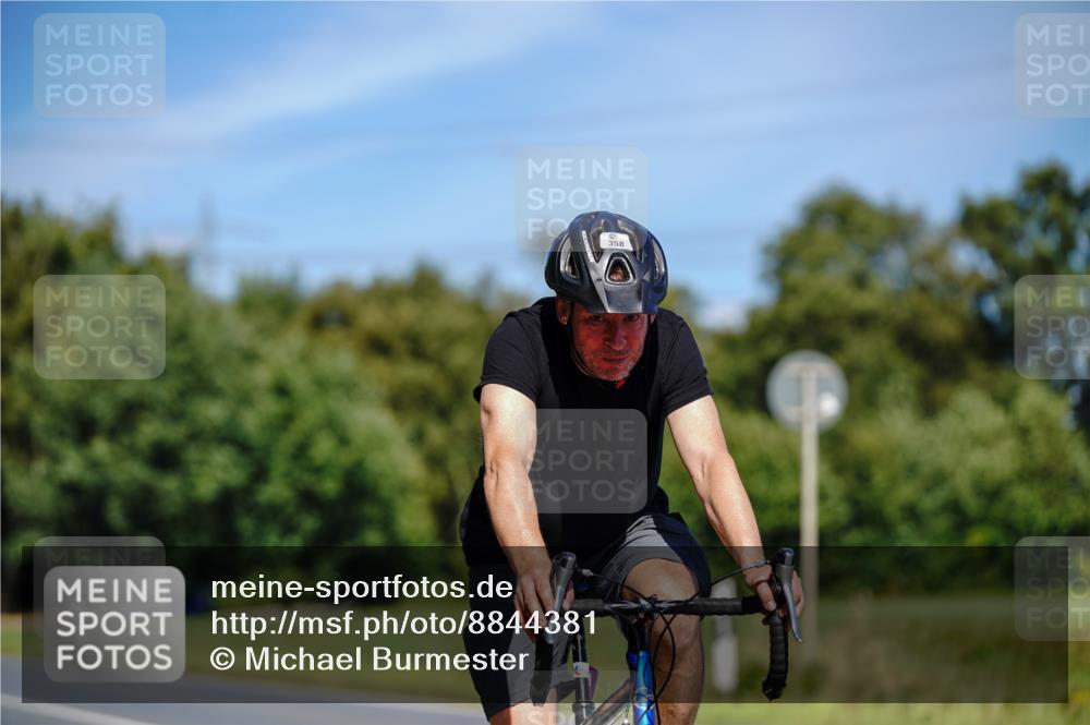 07.09.2025 - 19. Norderstedt Triathlon Michael Burmester http://msf.ph/oto/8844381 07.09.2025 13:07:10 Radfahren 358, 745 meine-sportfotos.de