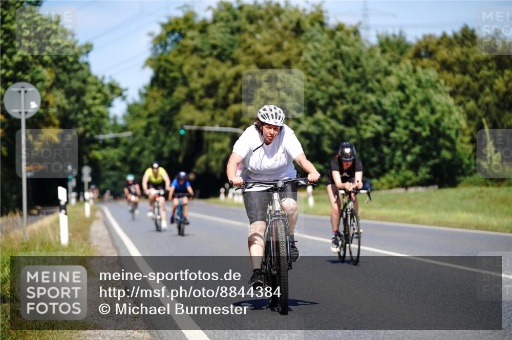 07.09.2025 - 19. Norderstedt Triathlon Michael Burmester http://msf.ph/oto/8844384 07.09.2025 13:07:12 Radfahren 319, 358, 708 meine-sportfotos.de