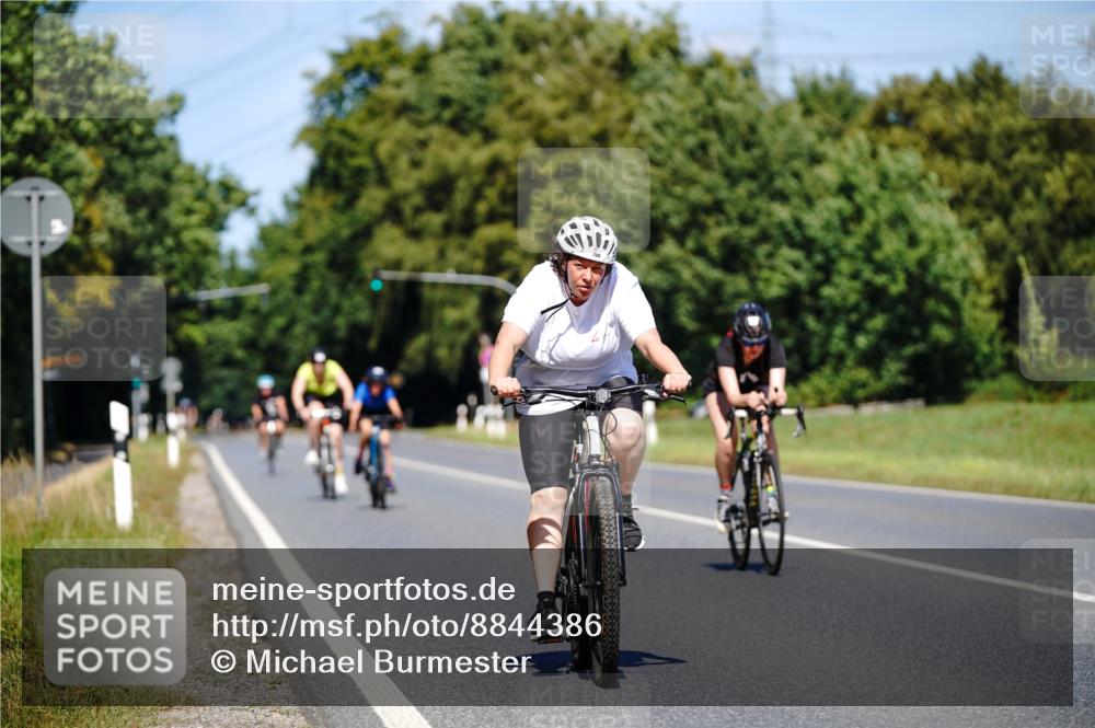07.09.2025 - 19. Norderstedt Triathlon Michael Burmester http://msf.ph/oto/8844386 07.09.2025 13:07:12 Radfahren 319, 358, 708 meine-sportfotos.de