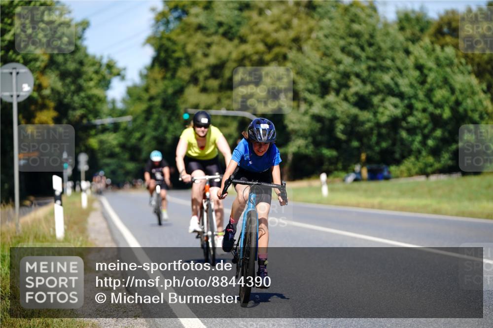 07.09.2025 - 19. Norderstedt Triathlon Michael Burmester http://msf.ph/oto/8844390 07.09.2025 13:07:15 Radfahren 179, 319, 333, 708 meine-sportfotos.de