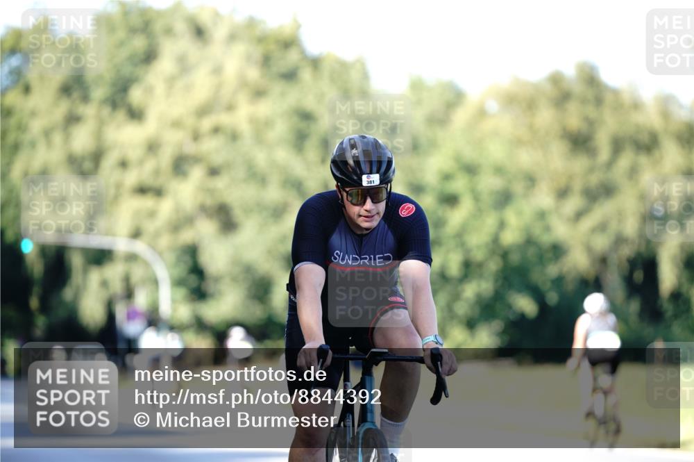 07.09.2025 - 19. Norderstedt Triathlon Michael Burmester http://msf.ph/oto/8844392 07.09.2025 16:00:01 Radfahren 381, 938, 1070 meine-sportfotos.de