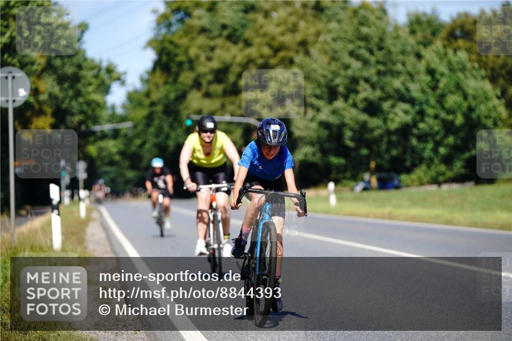 07.09.2025 - 19. Norderstedt Triathlon Michael Burmester http://msf.ph/oto/8844393 07.09.2025 13:07:15 Radfahren 179, 319, 333, 708 meine-sportfotos.de