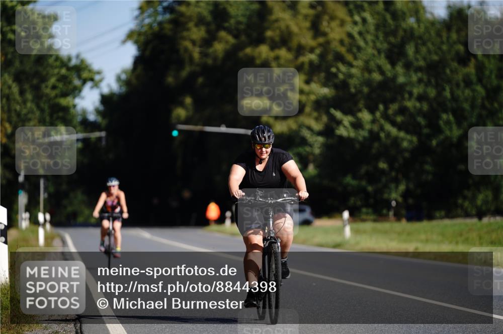 07.09.2025 - 19. Norderstedt Triathlon Michael Burmester http://msf.ph/oto/8844398 07.09.2025 10:30:11 Radfahren 1113 meine-sportfotos.de