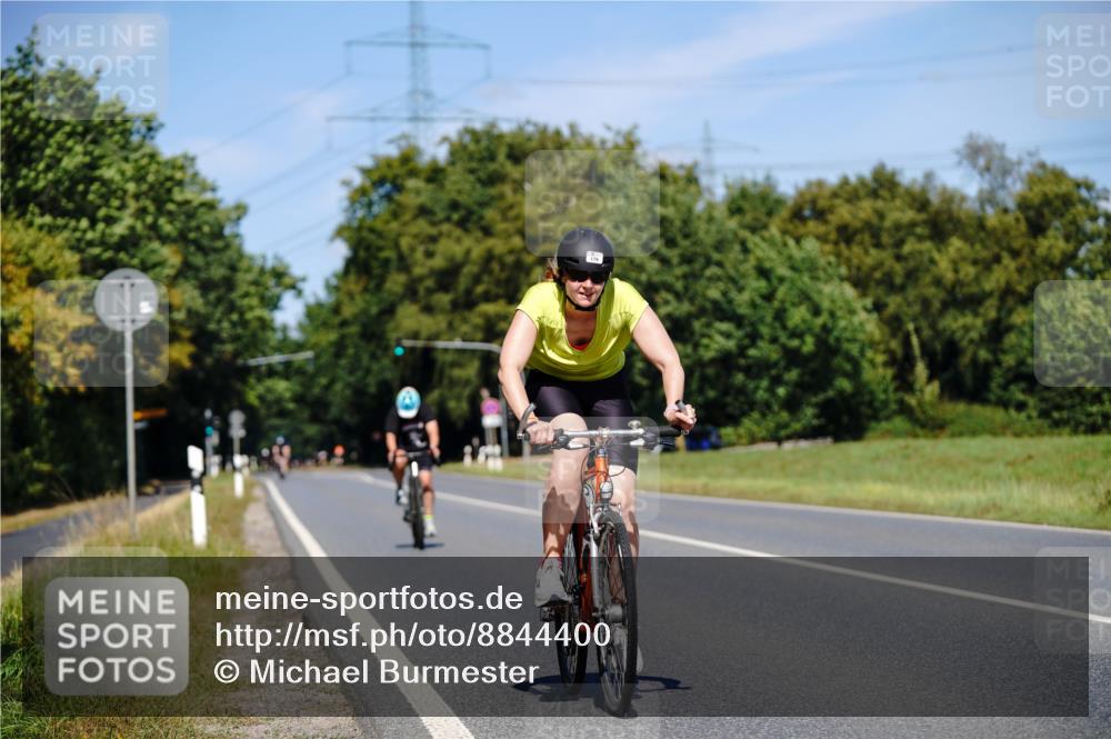 07.09.2025 - 19. Norderstedt Triathlon Michael Burmester http://msf.ph/oto/8844400 07.09.2025 13:07:17 Radfahren 179, 319, 333, 708 meine-sportfotos.de