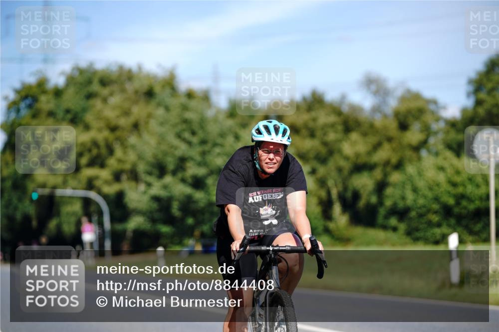 07.09.2025 - 19. Norderstedt Triathlon Michael Burmester http://msf.ph/oto/8844408 07.09.2025 13:07:21 Radfahren 179, 219 meine-sportfotos.de