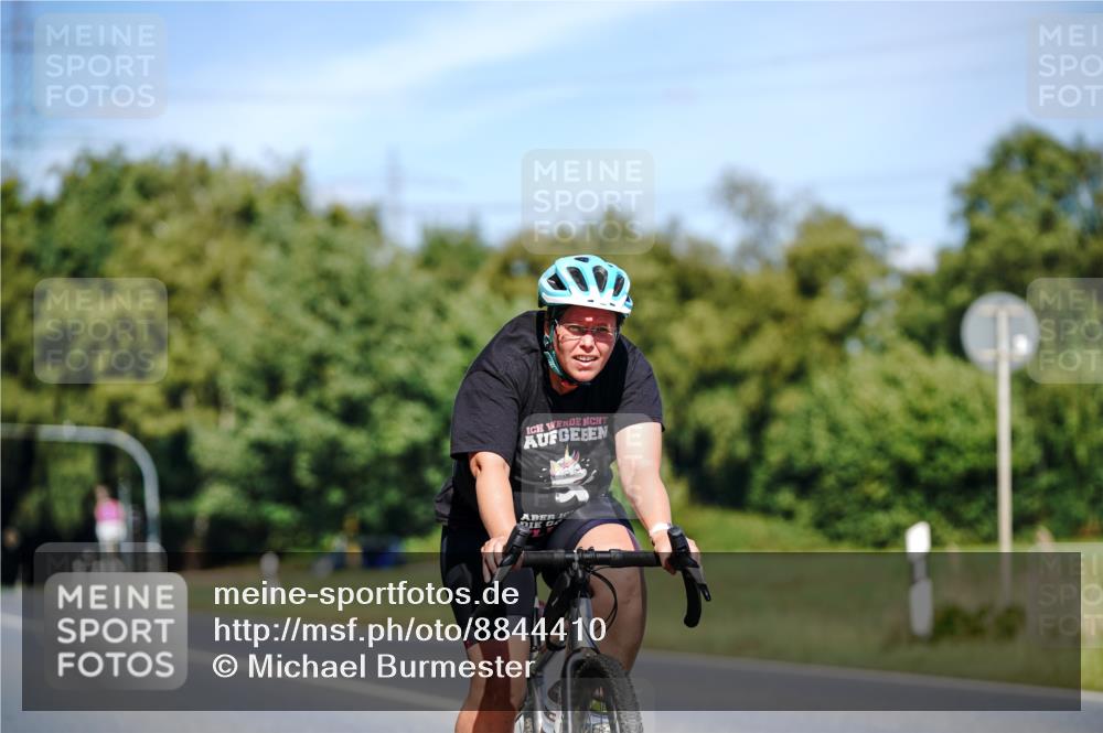 07.09.2025 - 19. Norderstedt Triathlon Michael Burmester http://msf.ph/oto/8844410 07.09.2025 13:07:21 Radfahren 179, 219 meine-sportfotos.de