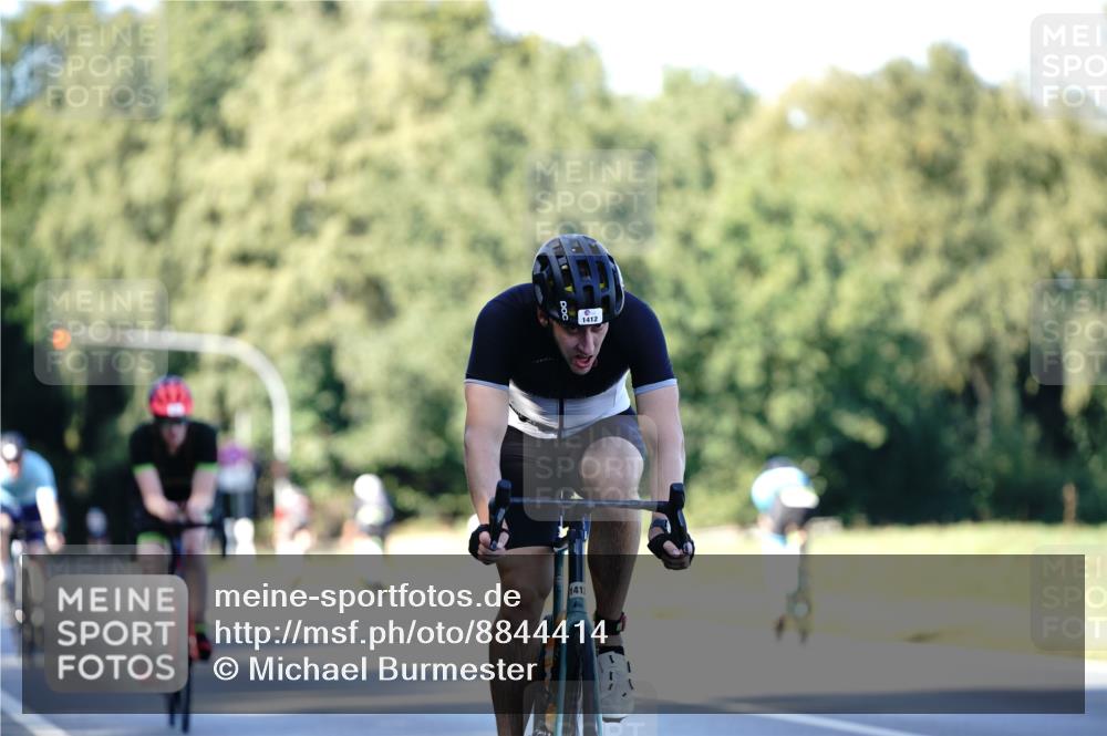 07.09.2025 - 19. Norderstedt Triathlon Michael Burmester http://msf.ph/oto/8844414 07.09.2025 16:00:22 Radfahren 516, 1082, 1412 meine-sportfotos.de