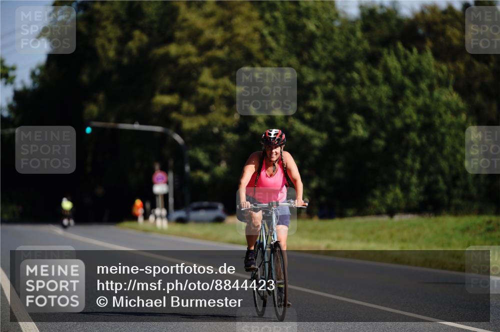 07.09.2025 - 19. Norderstedt Triathlon Michael Burmester http://msf.ph/oto/8844423 07.09.2025 10:30:56 Radfahren 1125 meine-sportfotos.de