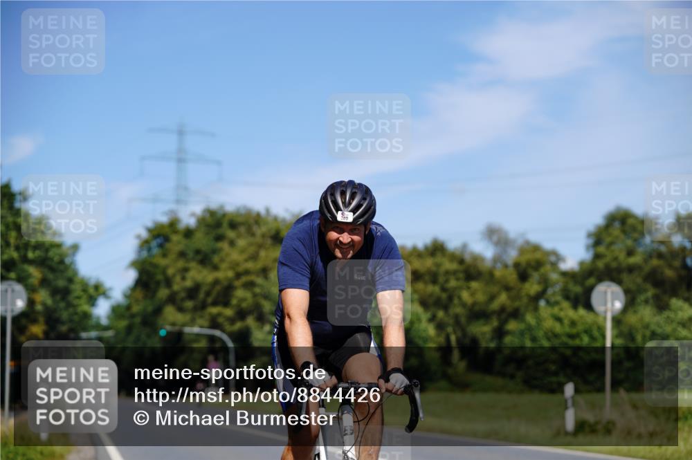 07.09.2025 - 19. Norderstedt Triathlon Michael Burmester http://msf.ph/oto/8844426 07.09.2025 13:07:35 Radfahren 230, 360 meine-sportfotos.de