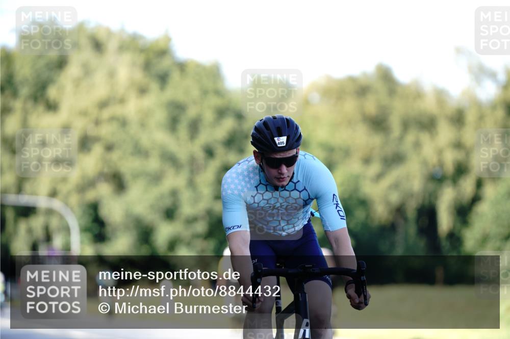 07.09.2025 - 19. Norderstedt Triathlon Michael Burmester http://msf.ph/oto/8844432 07.09.2025 16:00:26 Radfahren 405, 1082, 1412 meine-sportfotos.de