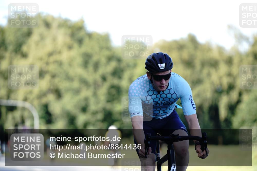 07.09.2025 - 19. Norderstedt Triathlon Michael Burmester http://msf.ph/oto/8844436 07.09.2025 16:00:26 Radfahren 405, 1082, 1412 meine-sportfotos.de