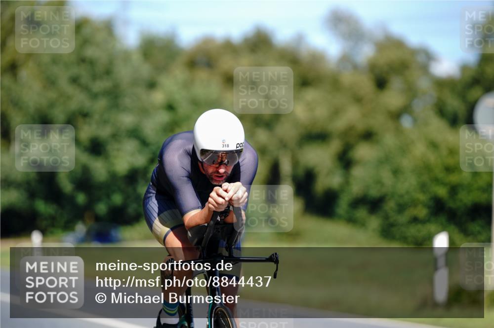 07.09.2025 - 19. Norderstedt Triathlon Michael Burmester http://msf.ph/oto/8844437 07.09.2025 13:07:41 Radfahren 318 meine-sportfotos.de