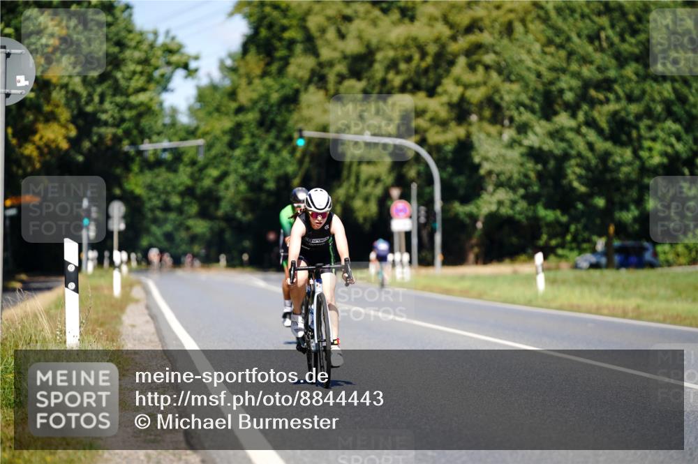 07.09.2025 - 19. Norderstedt Triathlon Michael Burmester http://msf.ph/oto/8844443 07.09.2025 13:07:49 Radfahren 327, 707 meine-sportfotos.de