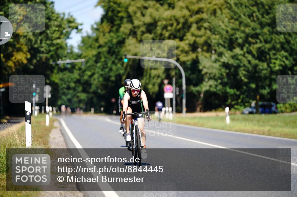 07.09.2025 - 19. Norderstedt Triathlon Michael Burmester http://msf.ph/oto/8844445 07.09.2025 13:07:49 Radfahren 327, 707 meine-sportfotos.de
