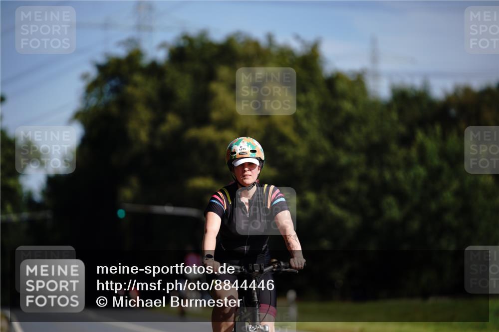07.09.2025 - 19. Norderstedt Triathlon Michael Burmester http://msf.ph/oto/8844446 07.09.2025 10:32:56 Radfahren 1123 meine-sportfotos.de