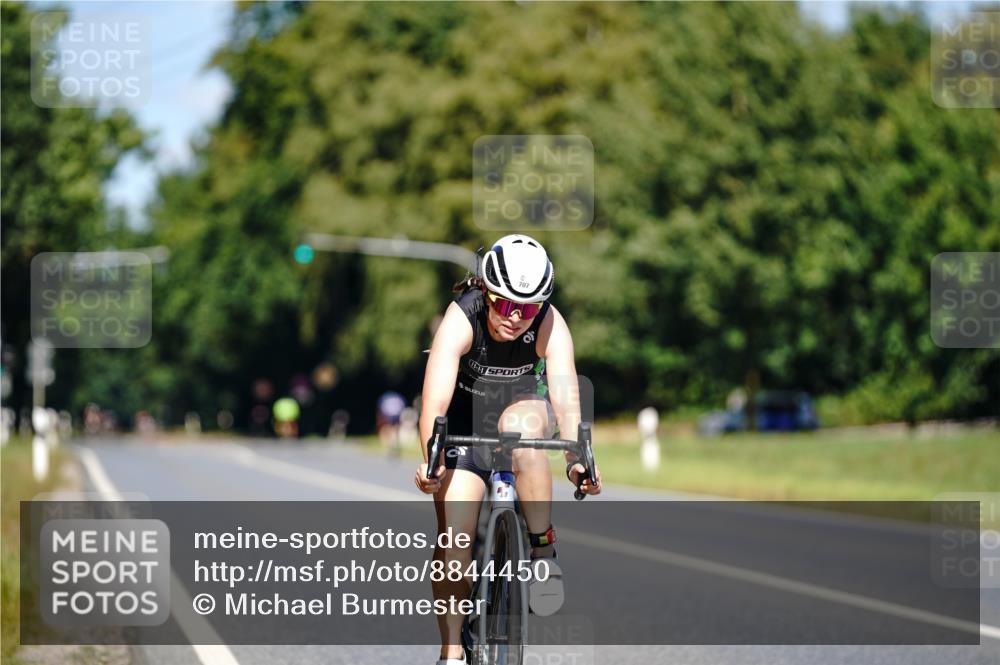 07.09.2025 - 19. Norderstedt Triathlon Michael Burmester http://msf.ph/oto/8844450 07.09.2025 13:07:50 Radfahren 327, 707 meine-sportfotos.de