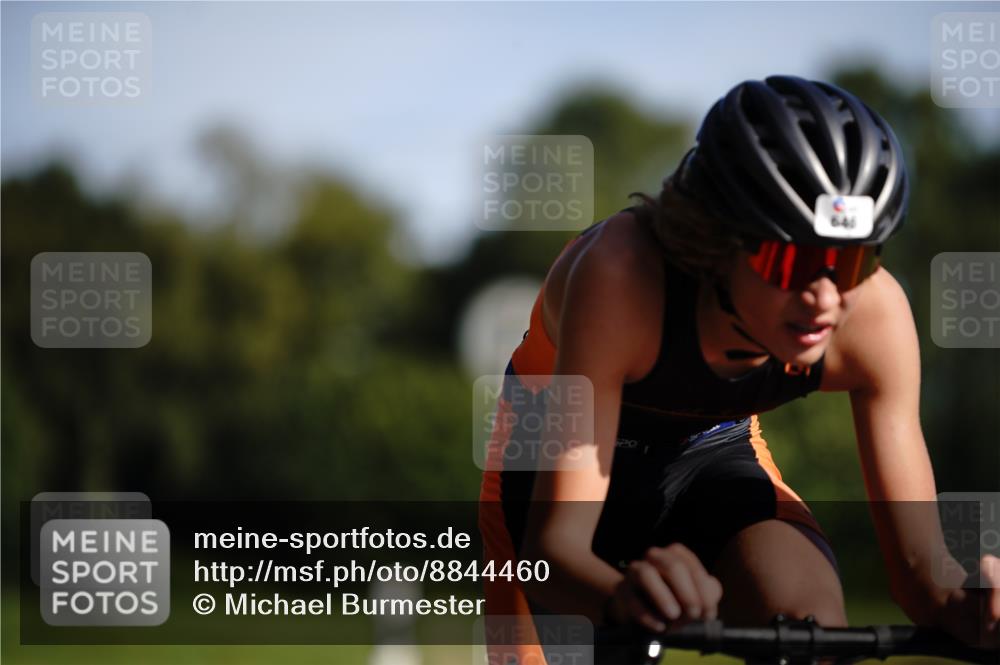 07.09.2025 - 19. Norderstedt Triathlon Michael Burmester http://msf.ph/oto/8844460 07.09.2025 10:35:08 Radfahren 646 meine-sportfotos.de