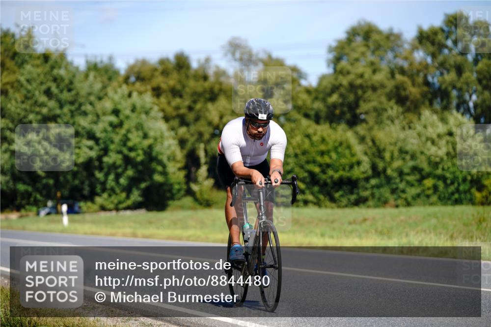 07.09.2025 - 19. Norderstedt Triathlon Michael Burmester http://msf.ph/oto/8844480 07.09.2025 13:08:52 Radfahren 193, 337, 1326 meine-sportfotos.de