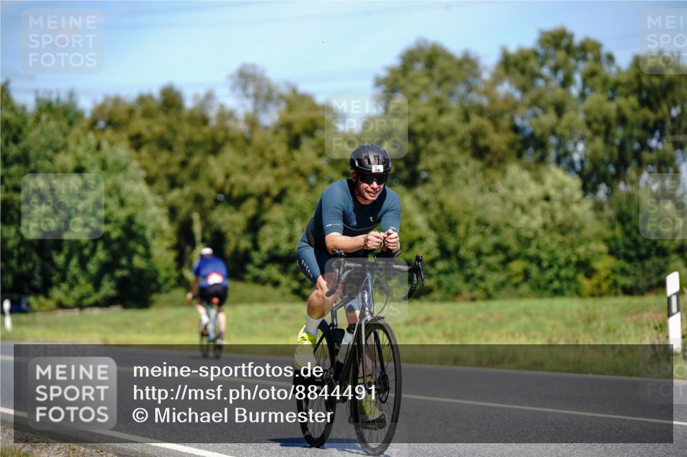 07.09.2025 - 19. Norderstedt Triathlon Michael Burmester http://msf.ph/oto/8844491 07.09.2025 13:08:55 Radfahren 193, 206 meine-sportfotos.de