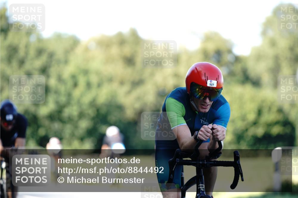 07.09.2025 - 19. Norderstedt Triathlon Michael Burmester http://msf.ph/oto/8844492 07.09.2025 16:00:40 Radfahren 527, 528, 868, 1600 meine-sportfotos.de