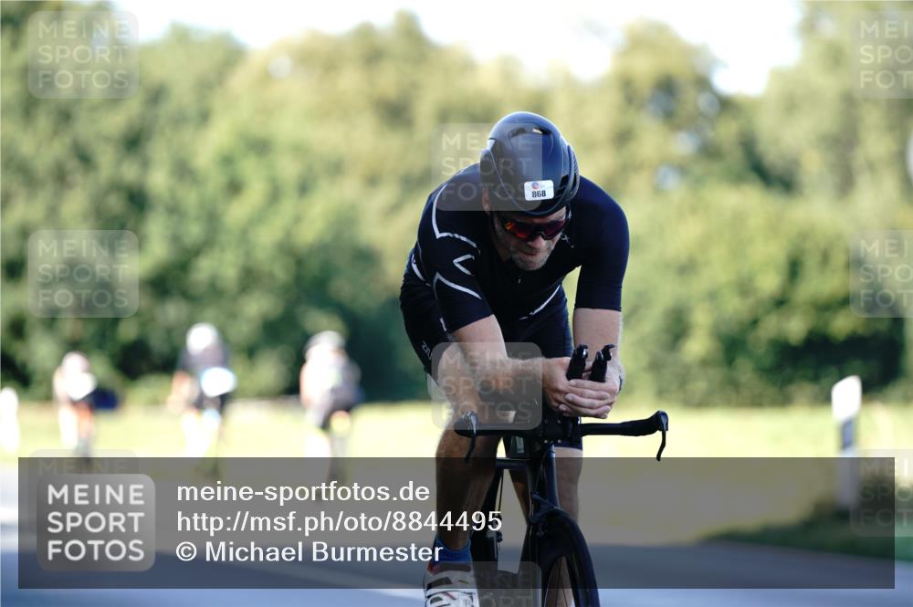 07.09.2025 - 19. Norderstedt Triathlon Michael Burmester http://msf.ph/oto/8844495 07.09.2025 16:00:40 Radfahren 527, 528, 868, 1600 meine-sportfotos.de