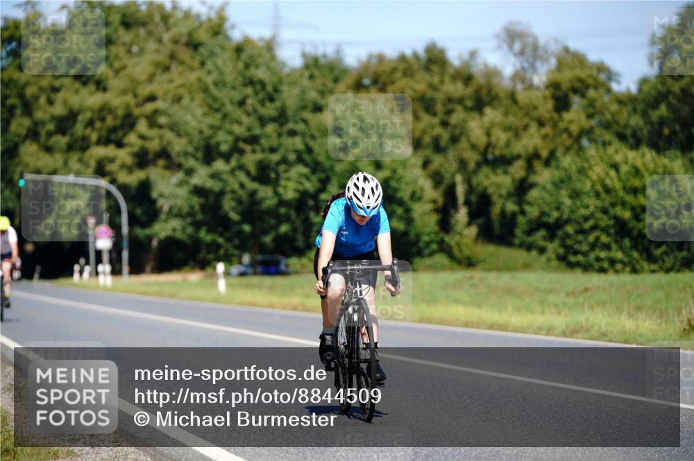 07.09.2025 - 19. Norderstedt Triathlon Michael Burmester http://msf.ph/oto/8844509 07.09.2025 13:09:24 Radfahren 321 meine-sportfotos.de