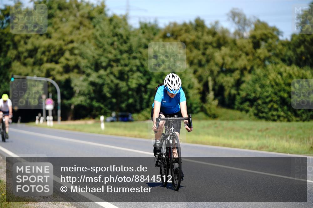 07.09.2025 - 19. Norderstedt Triathlon Michael Burmester http://msf.ph/oto/8844512 07.09.2025 13:09:24 Radfahren 321 meine-sportfotos.de