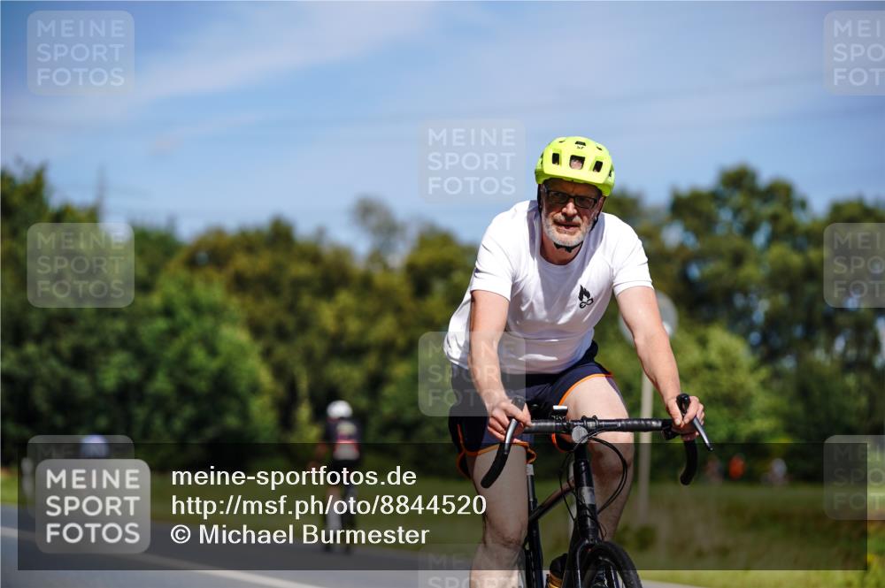 07.09.2025 - 19. Norderstedt Triathlon Michael Burmester http://msf.ph/oto/8844520 07.09.2025 13:09:29 Radfahren 312, 321 meine-sportfotos.de