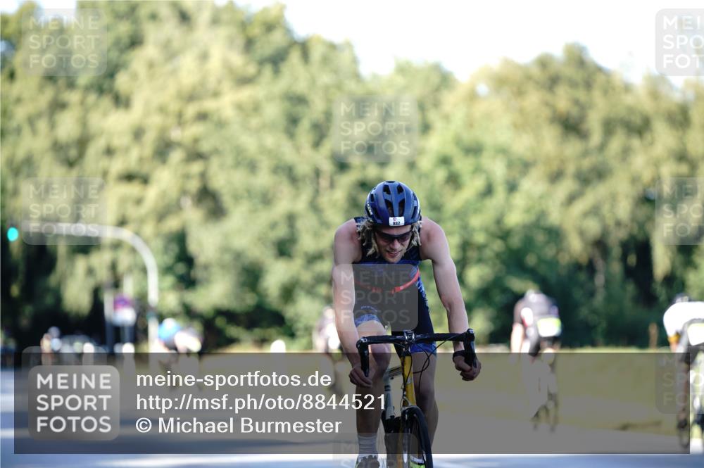 07.09.2025 - 19. Norderstedt Triathlon Michael Burmester http://msf.ph/oto/8844521 07.09.2025 16:00:50 Radfahren 384, 882 meine-sportfotos.de