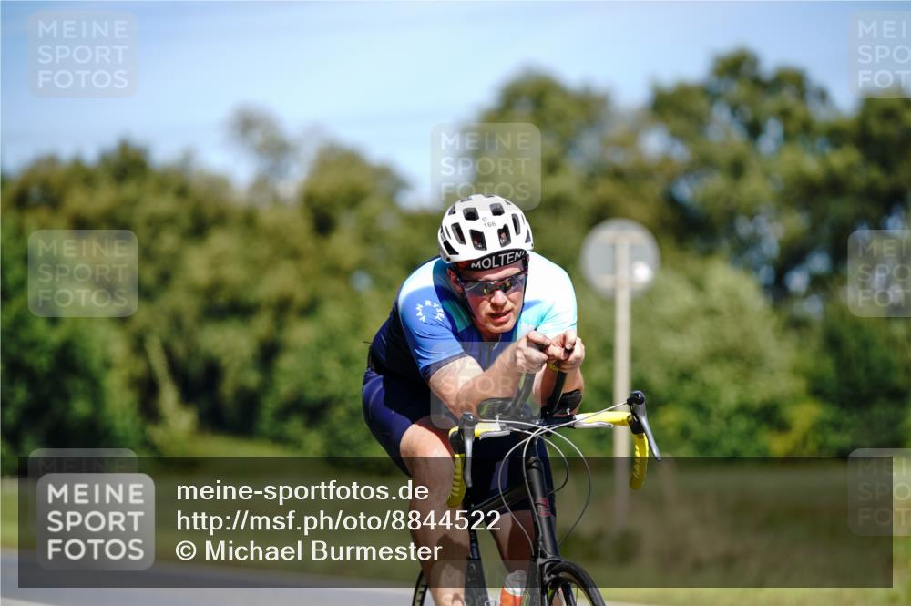 07.09.2025 - 19. Norderstedt Triathlon Michael Burmester http://msf.ph/oto/8844522 07.09.2025 13:09:40 Radfahren 166 meine-sportfotos.de