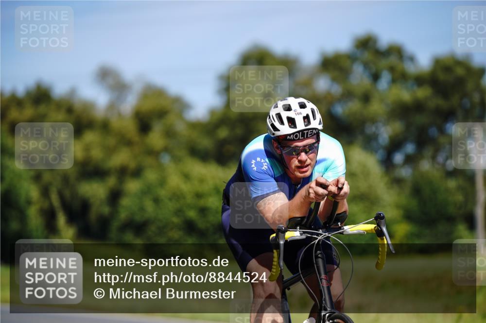 07.09.2025 - 19. Norderstedt Triathlon Michael Burmester http://msf.ph/oto/8844524 07.09.2025 13:09:40 Radfahren 166 meine-sportfotos.de