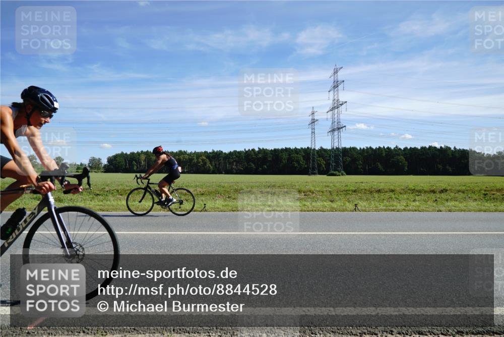 07.09.2025 - 19. Norderstedt Triathlon Michael Burmester http://msf.ph/oto/8844528 07.09.2025 12:44:52 Radfahren 209, 1221, 1360 meine-sportfotos.de