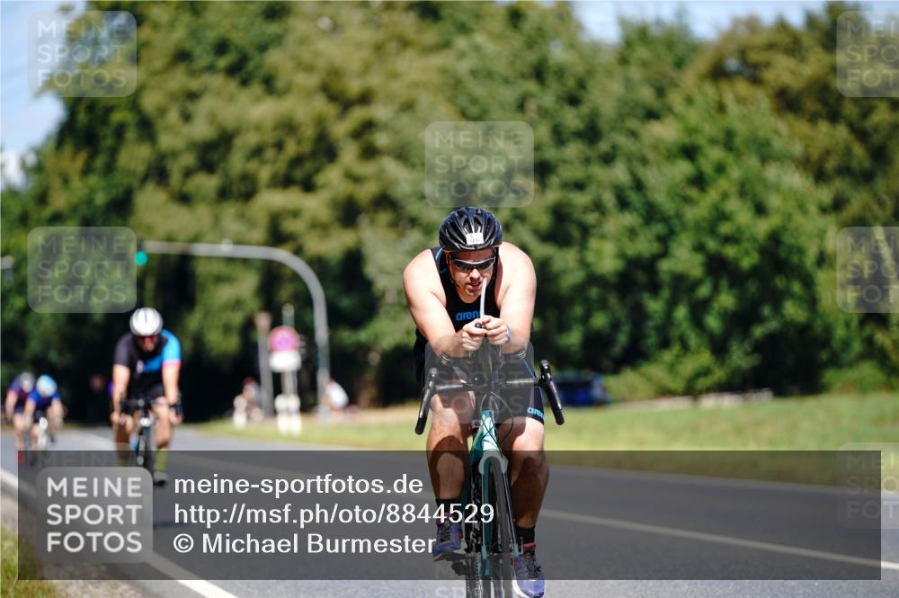 07.09.2025 - 19. Norderstedt Triathlon Michael Burmester http://msf.ph/oto/8844529 07.09.2025 13:09:44 Radfahren 1270 meine-sportfotos.de