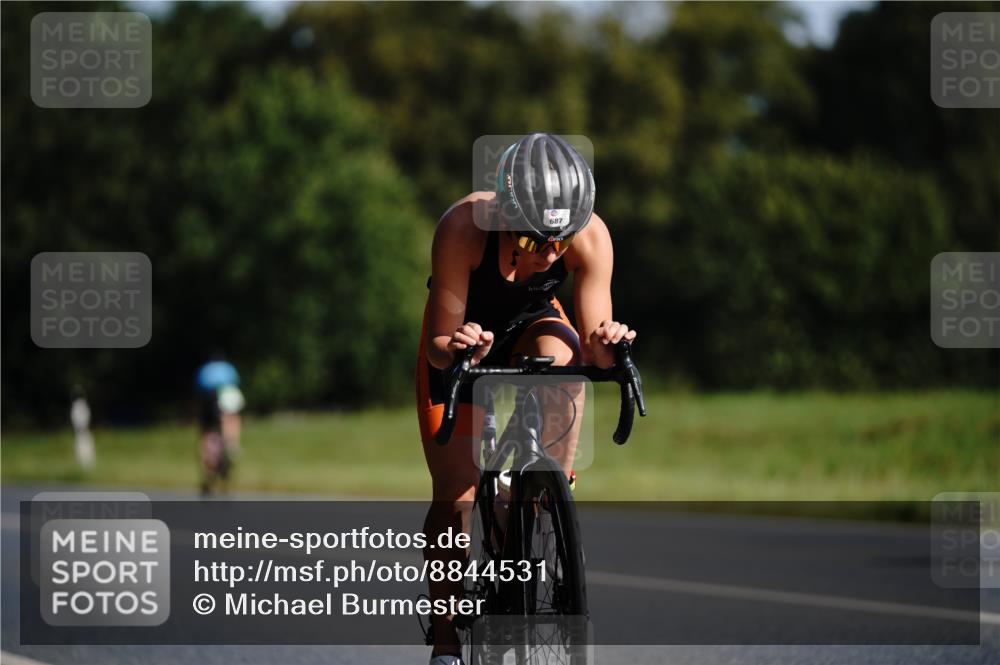 07.09.2025 - 19. Norderstedt Triathlon Michael Burmester http://msf.ph/oto/8844531 07.09.2025 10:37:03 Radfahren 663, 687 meine-sportfotos.de