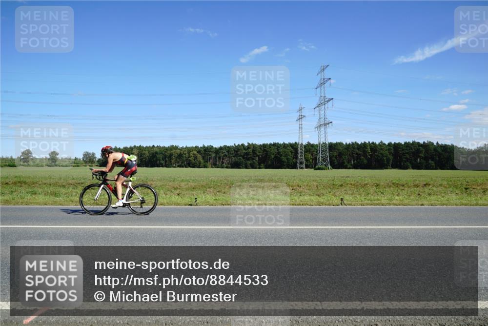 07.09.2025 - 19. Norderstedt Triathlon Michael Burmester http://msf.ph/oto/8844533 07.09.2025 14:51:02 Radfahren 478 meine-sportfotos.de