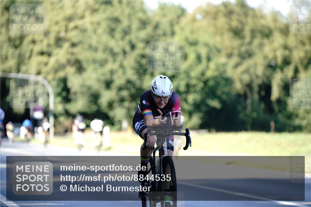 07.09.2025 - 19. Norderstedt Triathlon Michael Burmester http://msf.ph/oto/8844535 07.09.2025 16:00:53 Radfahren 416, 882, 1054 meine-sportfotos.de