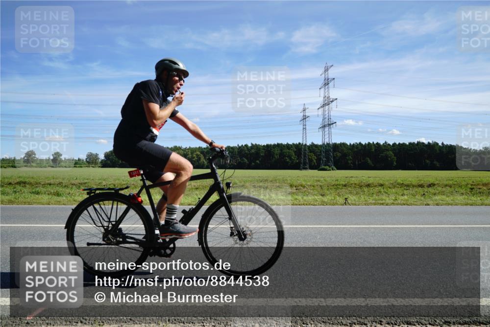 07.09.2025 - 19. Norderstedt Triathlon Michael Burmester http://msf.ph/oto/8844538 07.09.2025 12:45:01 Radfahren 167, 820, 1331 meine-sportfotos.de