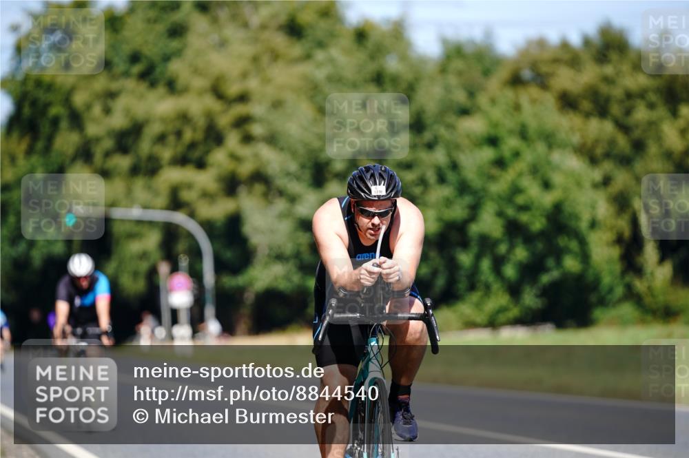07.09.2025 - 19. Norderstedt Triathlon Michael Burmester http://msf.ph/oto/8844540 07.09.2025 13:09:44 Radfahren 1270 meine-sportfotos.de