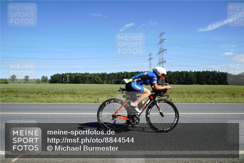 07.09.2025 - 19. Norderstedt Triathlon Michael Burmester http://msf.ph/oto/8844544 07.09.2025 14:51:05 Radfahren 399, 478 meine-sportfotos.de