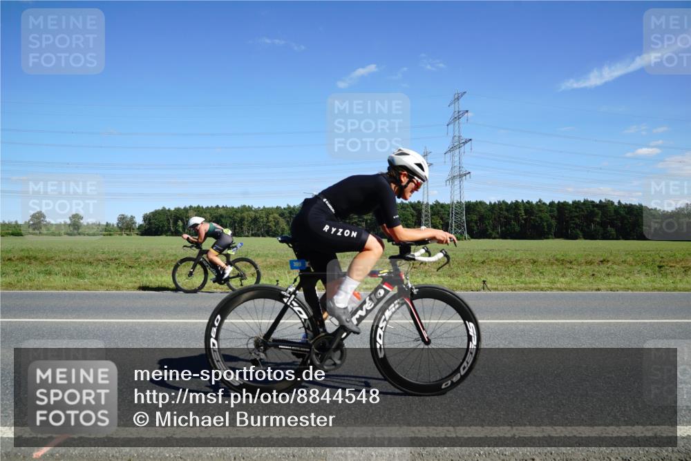 07.09.2025 - 19. Norderstedt Triathlon Michael Burmester http://msf.ph/oto/8844548 07.09.2025 14:51:07 Radfahren 399, 478 meine-sportfotos.de