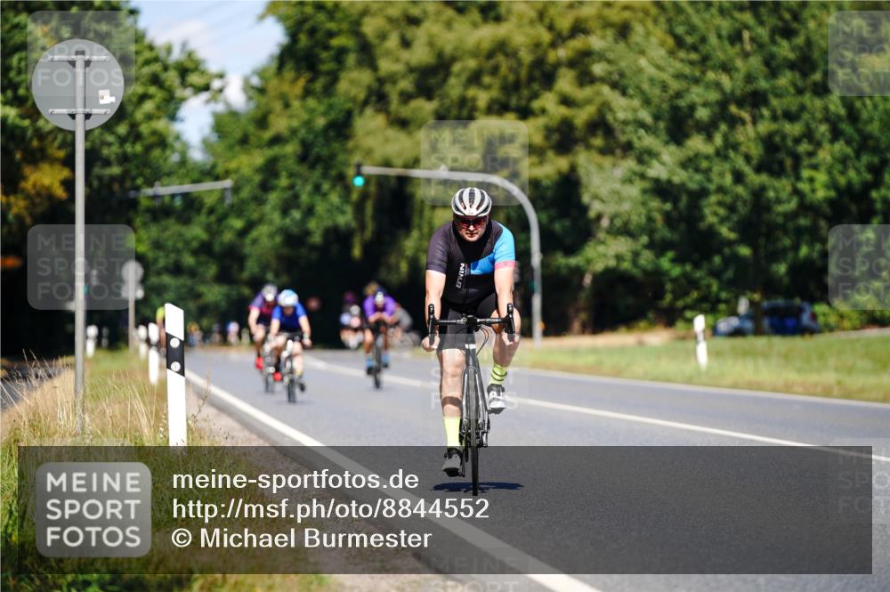 07.09.2025 - 19. Norderstedt Triathlon Michael Burmester http://msf.ph/oto/8844552 07.09.2025 13:09:45 Radfahren 336, 1270 meine-sportfotos.de