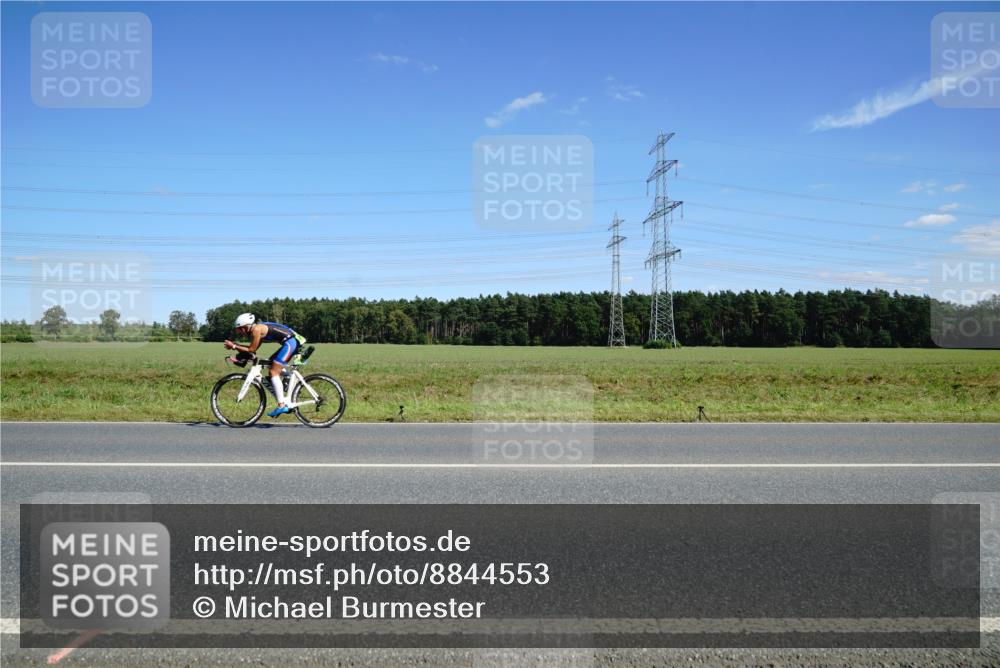 07.09.2025 - 19. Norderstedt Triathlon Michael Burmester http://msf.ph/oto/8844553 07.09.2025 14:51:10 Radfahren 399, 466 meine-sportfotos.de