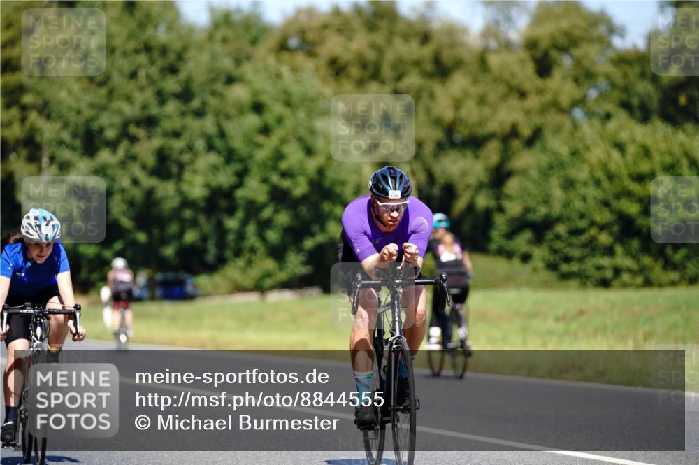 07.09.2025 - 19. Norderstedt Triathlon Michael Burmester http://msf.ph/oto/8844555 07.09.2025 13:09:51 Radfahren 336, 359, 804, 1388 meine-sportfotos.de