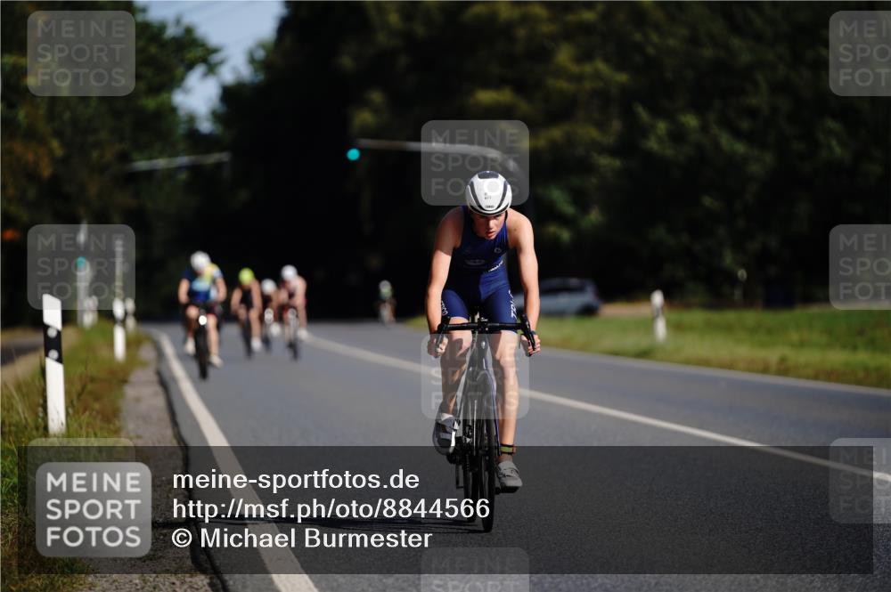 07.09.2025 - 19. Norderstedt Triathlon Michael Burmester http://msf.ph/oto/8844566 07.09.2025 10:37:42 Radfahren 673 meine-sportfotos.de